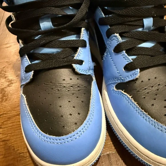 Nike Air Jordan
Air Jordan 1 Mid "University Blue/Black" sneakers - Picture 4 of 6